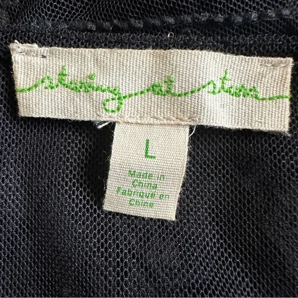 UO | STARING AT STARS Velvet and Lace Crop Top - Picture 8 of 9